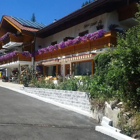 Haus Amort بيت ضيافة *